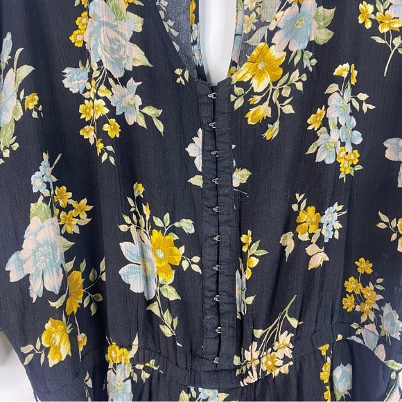 American Eagle Short Sleeve Wide Leg Jumpsuit Medium Black Yellow Blue Floral - Picture 7 of 13